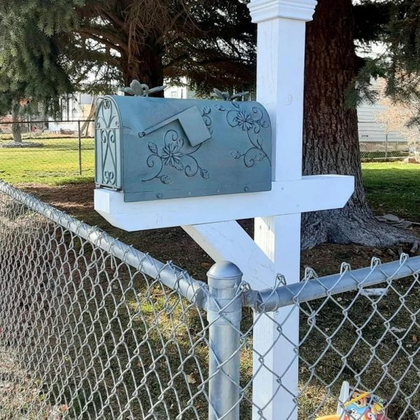 Heavy Duty Galvanized Steel Mailbox - Image 3